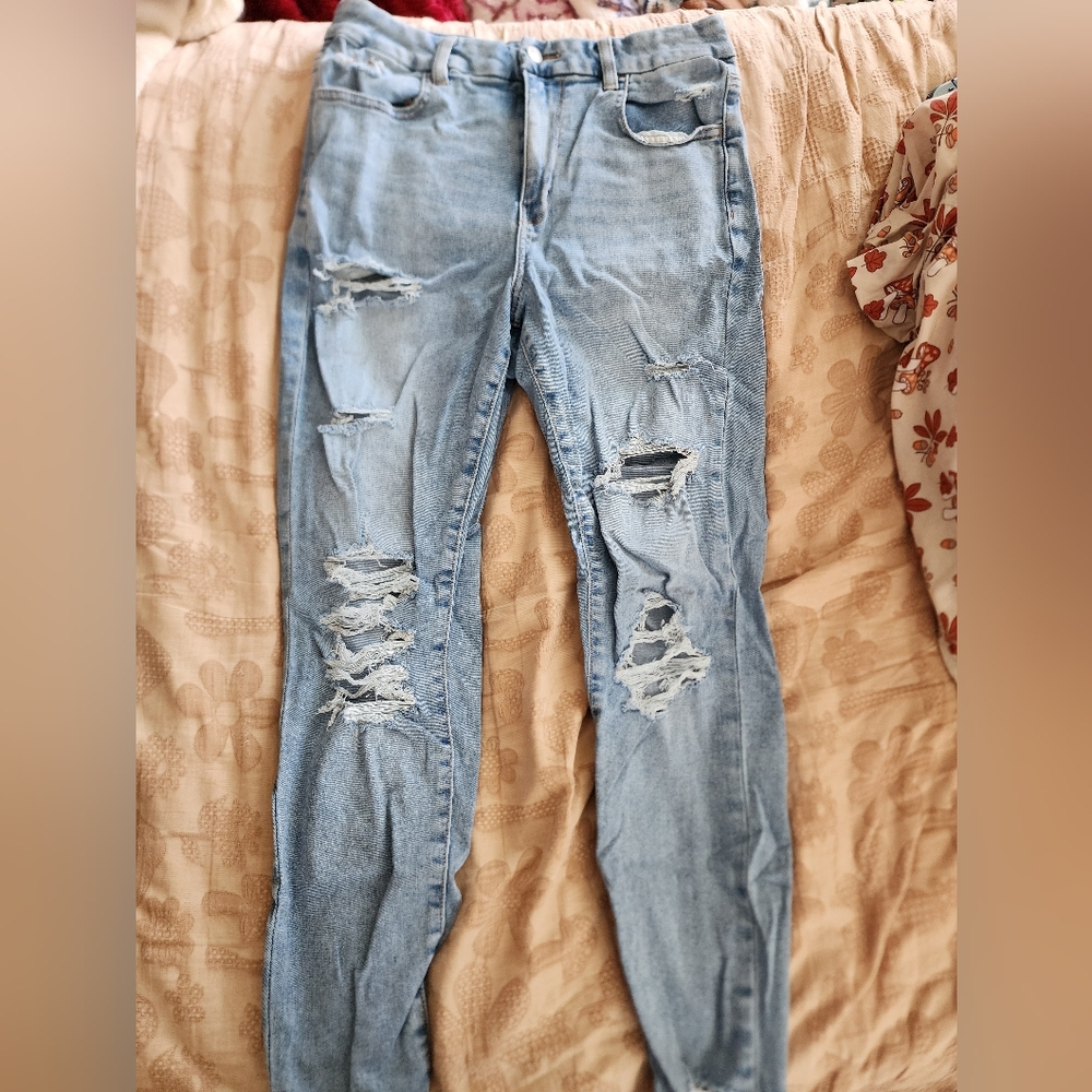 American Eagle ripped curvy hi-rise jeggings